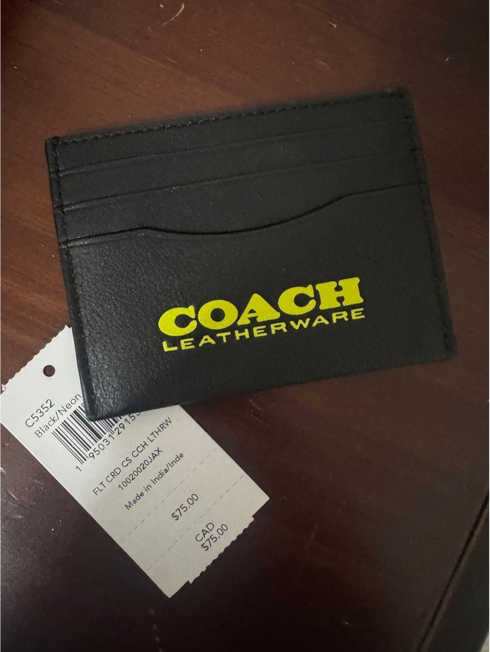 C2.8 NWT Coach black leather card case